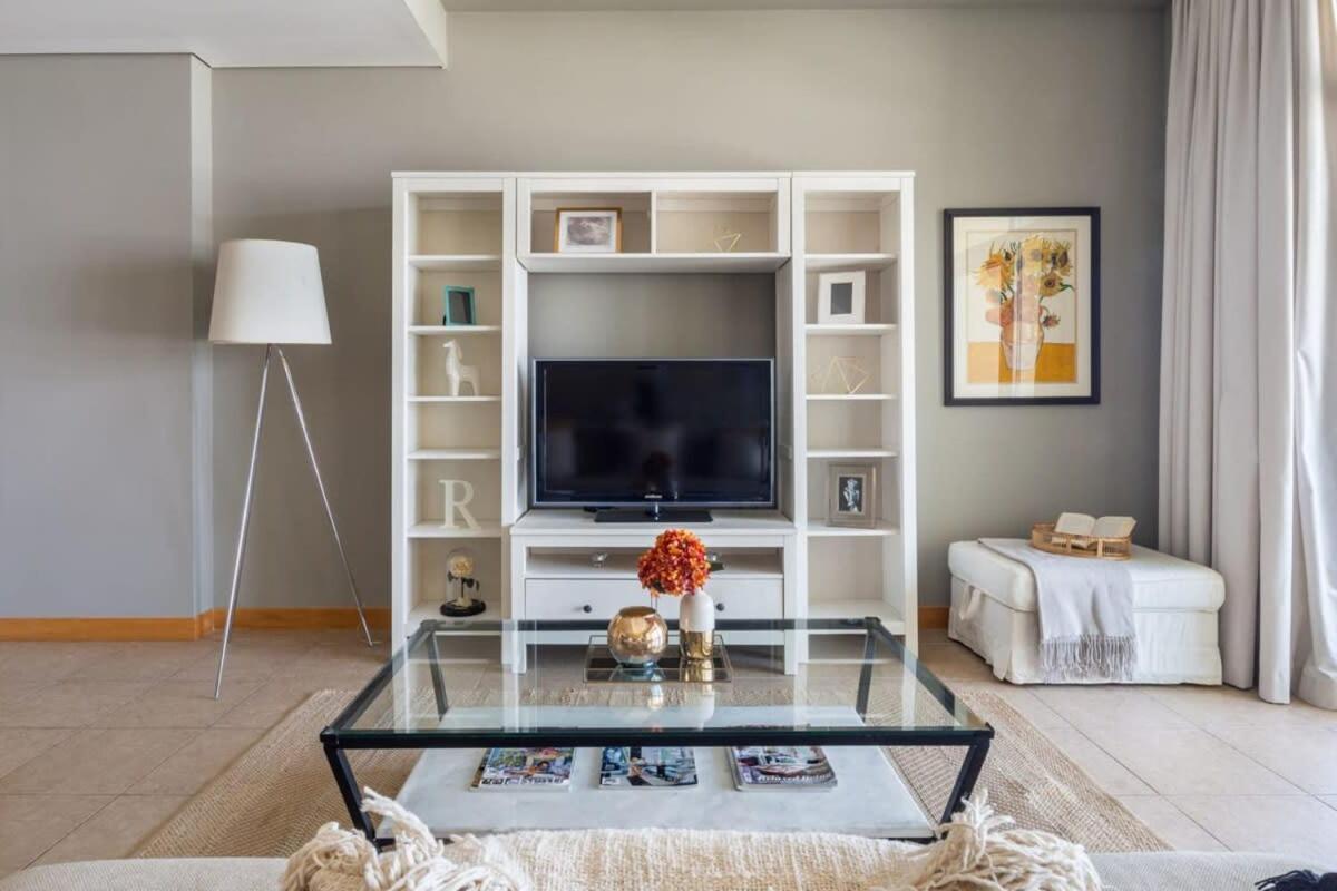 Frank Porter - Al Haseer Apartament Dubai
