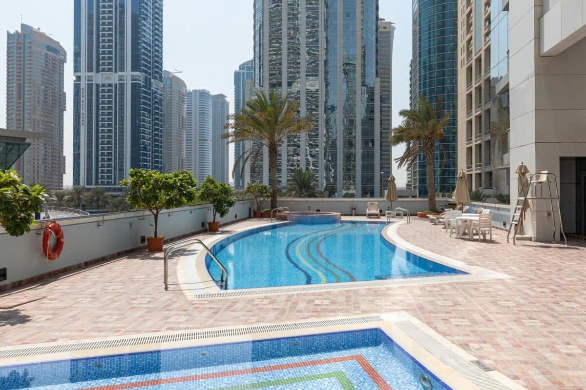 Frank Porter - Indigo Tower Apartamento Dubái