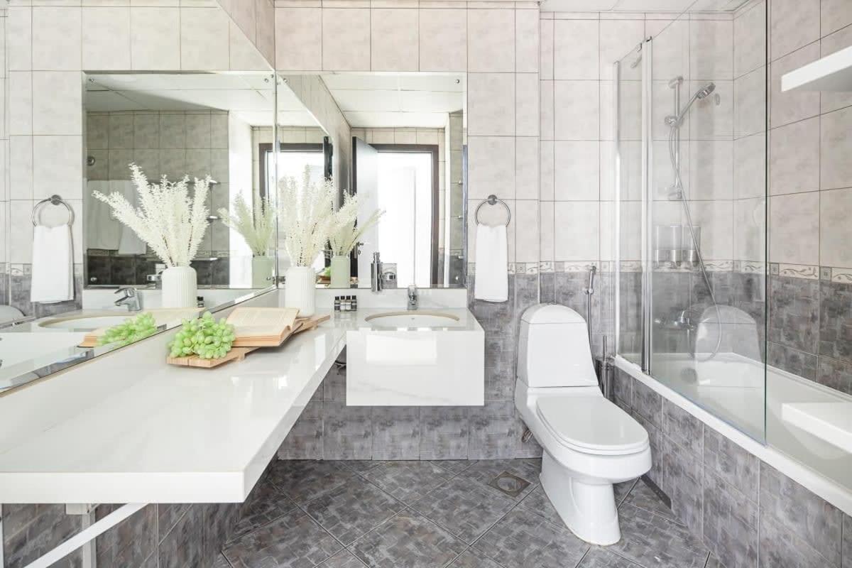 Frank Porter - The Atlantic Tower Apartamento