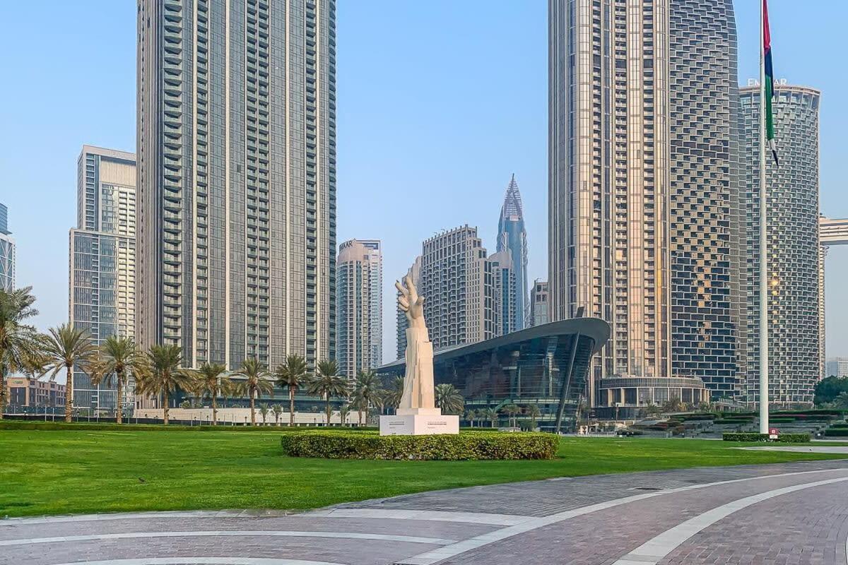 Frank Porter - Burj Vista