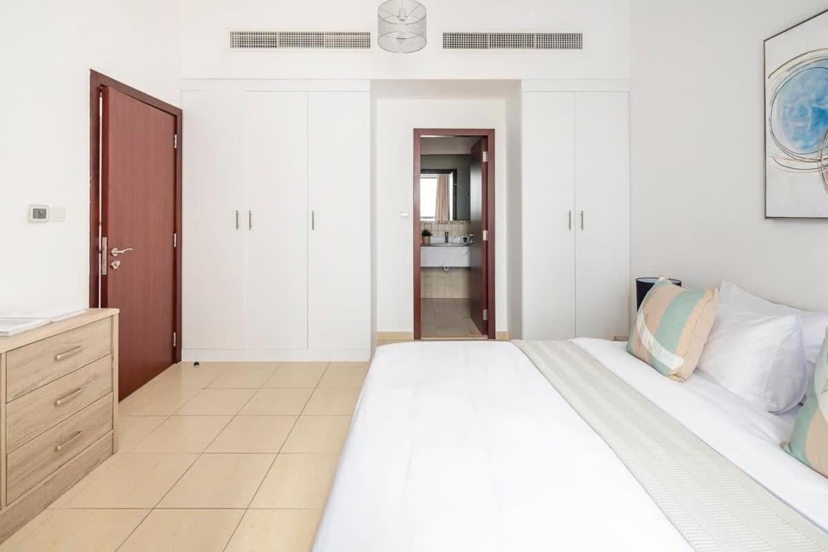 Frank Porter - Rimal 3 Apartment *