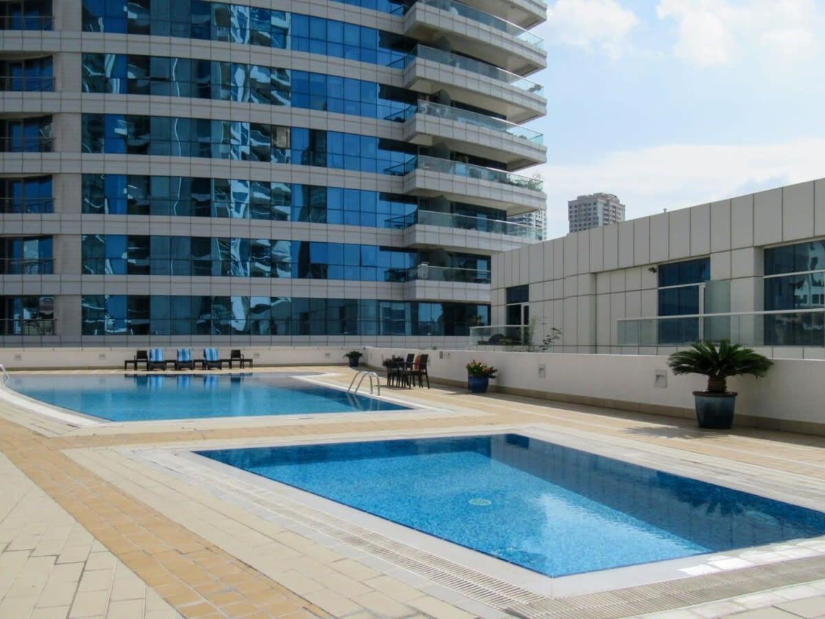 Frank Porter - Dorra Bay Apartment *