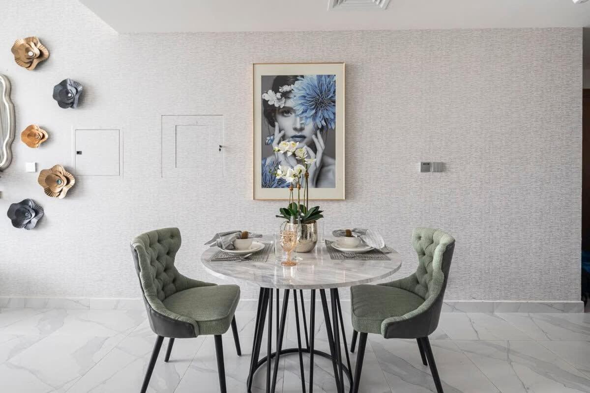 Frank Porter - Millenium Binghatti Residences Dubai