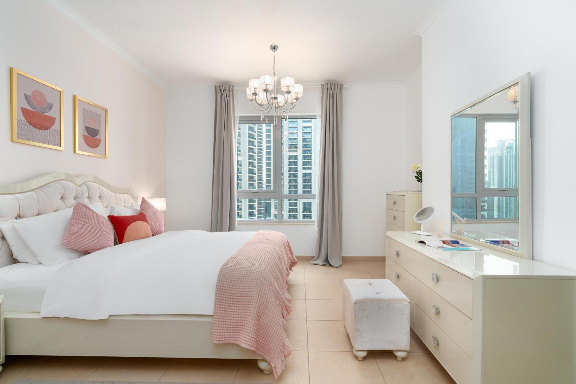 Apartemen Ultimate / 4 Beds / Burj Khalifa And Opera View