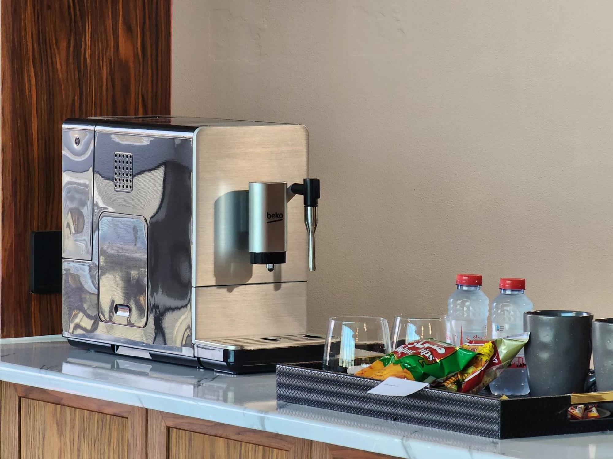 Downtown Oasis, Burj Khalifa Views, Luxury Amenities Apartamento Dubái