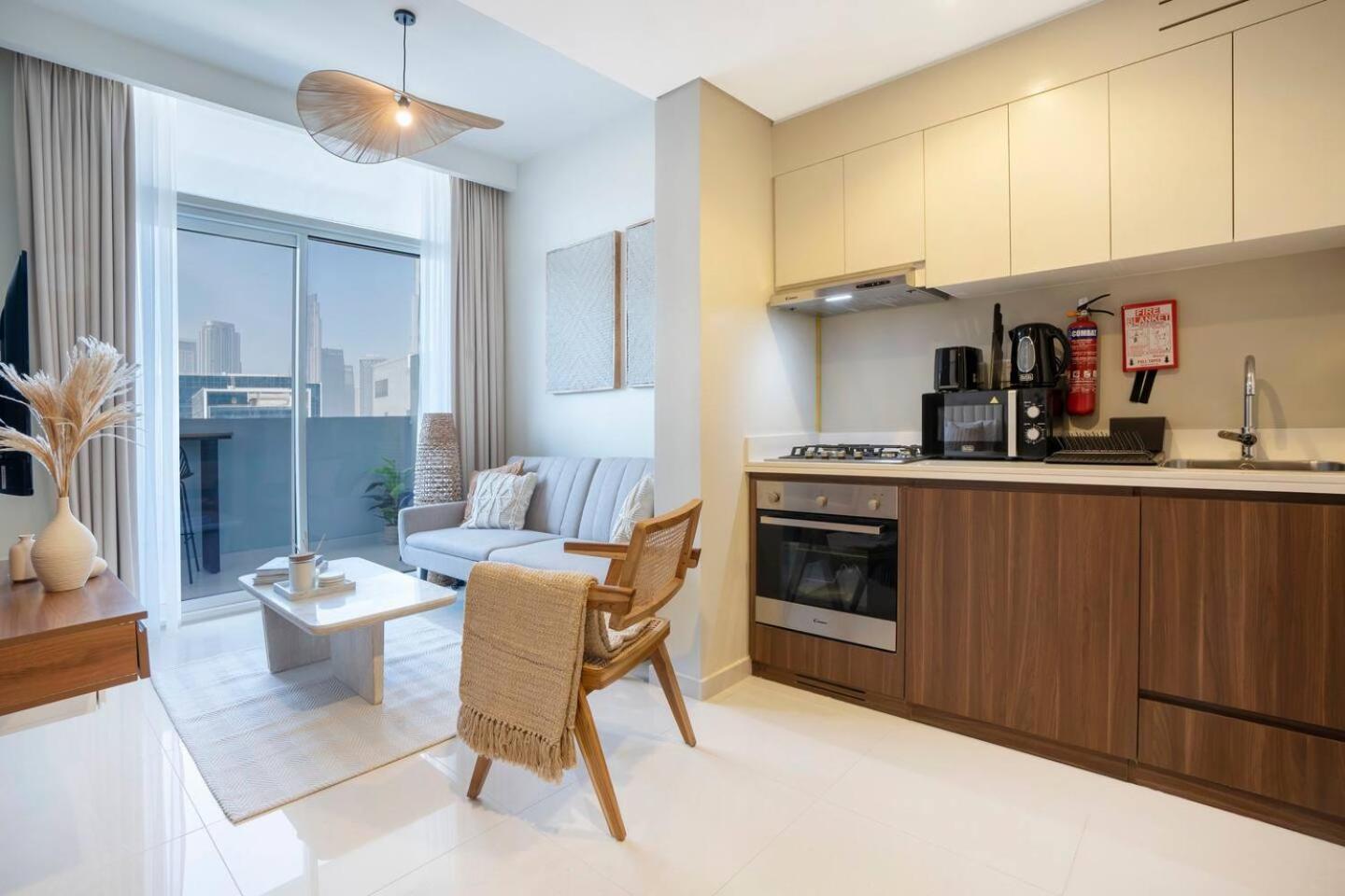 Apartemen 5-star Burj Khalifa View In Boho With Pool & Gym!