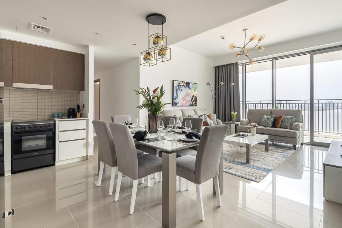 Frank Porter - 17 Icon Bay Appartement