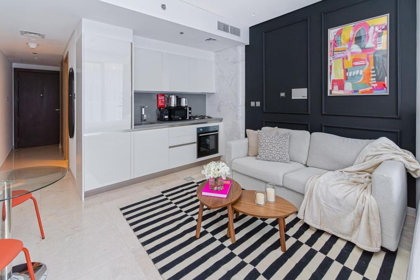 Luxurious Flat 3 Min To Burj Khalifa Sleeps 3