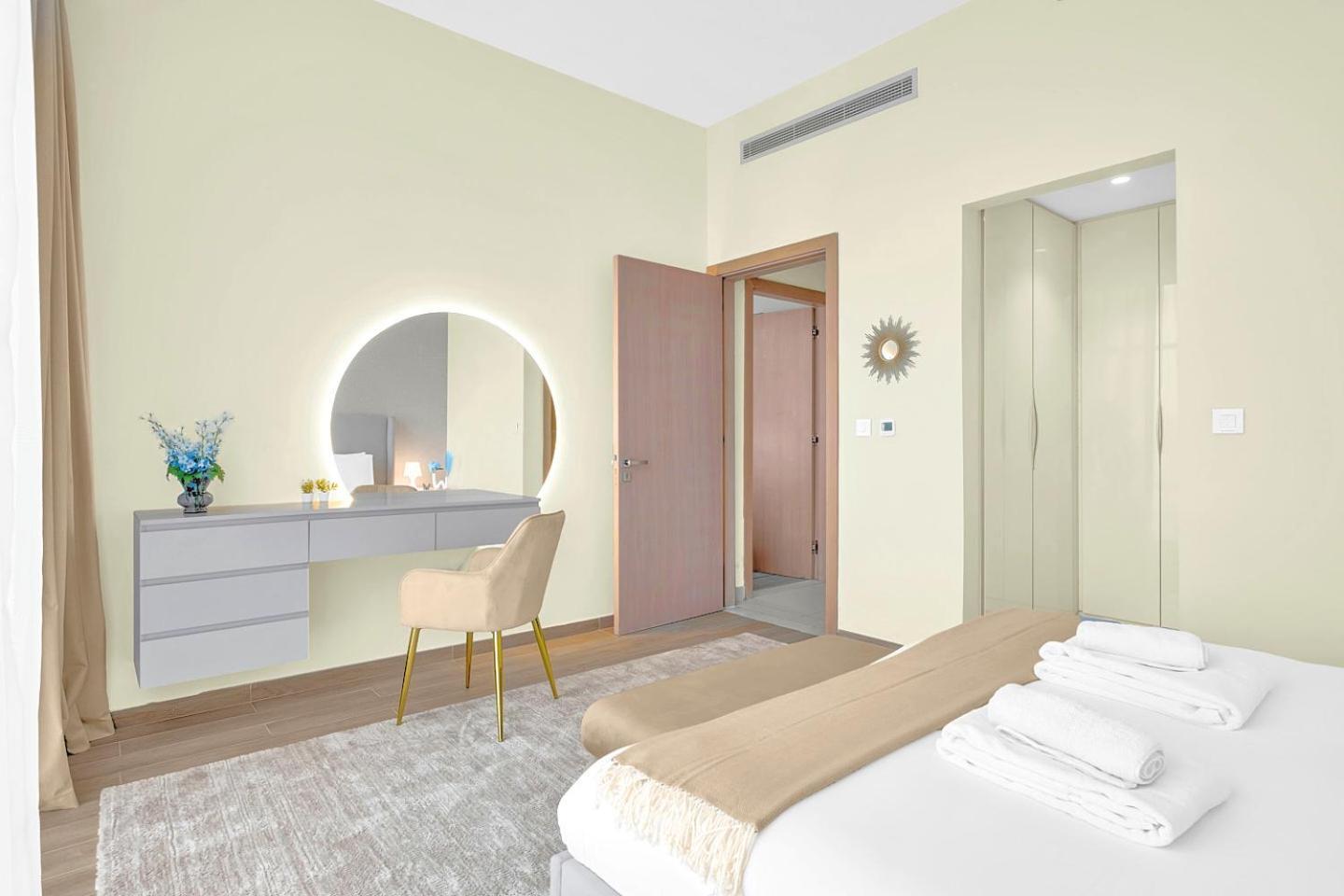 Apartment Refined 2 & Half Br In Mada Residences Near Mall Dubai