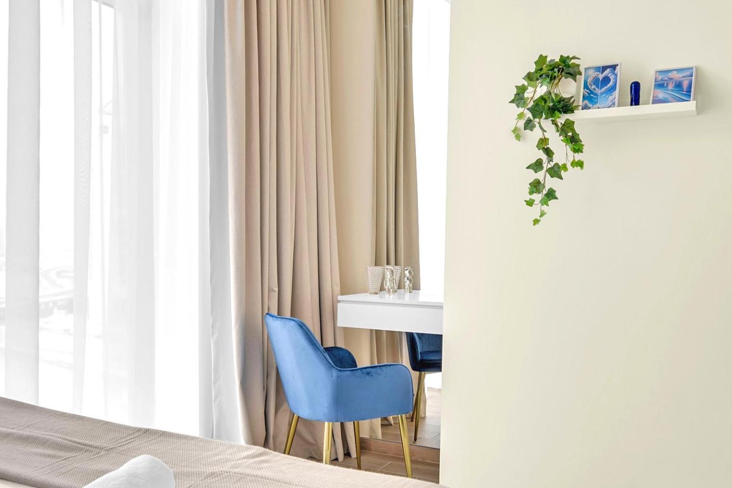 Refined 2 & Half Br In Mada Residences Near Mall Apartment Dubai