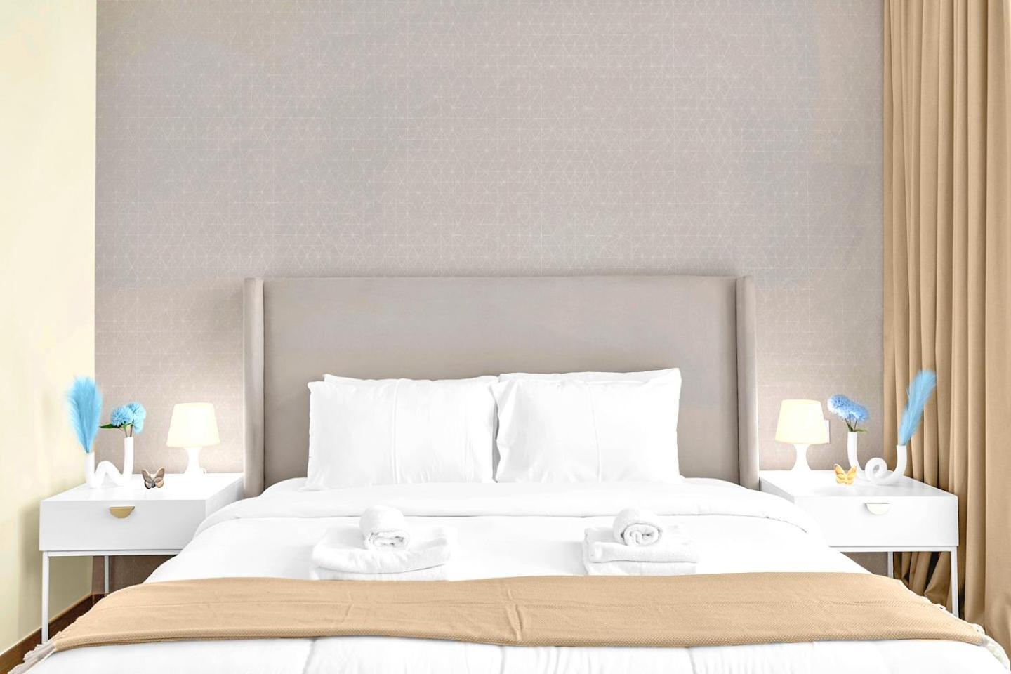 Apartment Refined 2 & Half Br In Mada Residences Near Mall Dubai