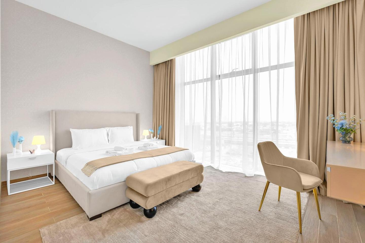 Refined 2 & Half Br In Mada Residences Near Mall Apartment Dubai