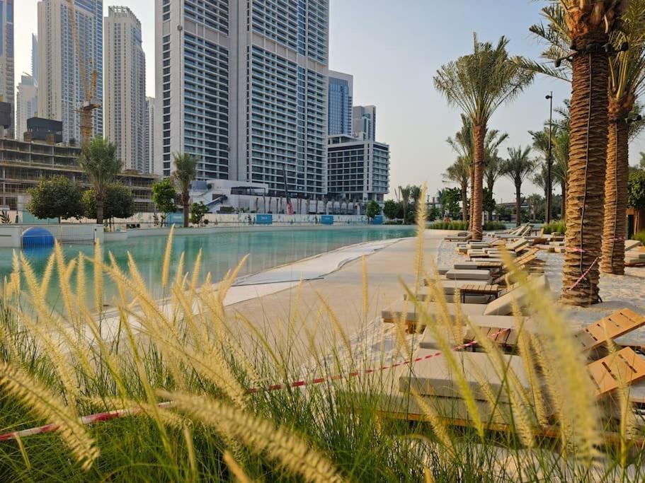 Creek Beachfront Heaven: 1br Luxe Harbor Flat * Dubai