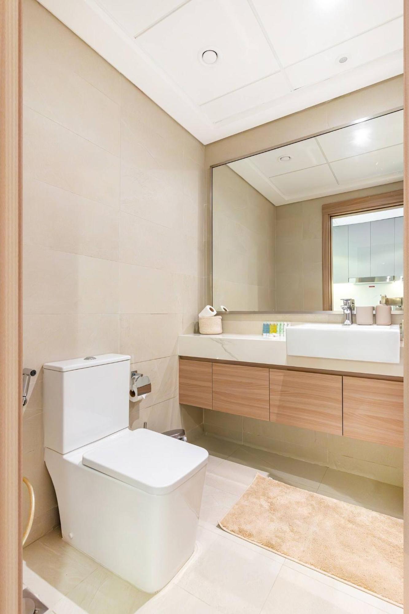Modern Studio, Near Downtown *