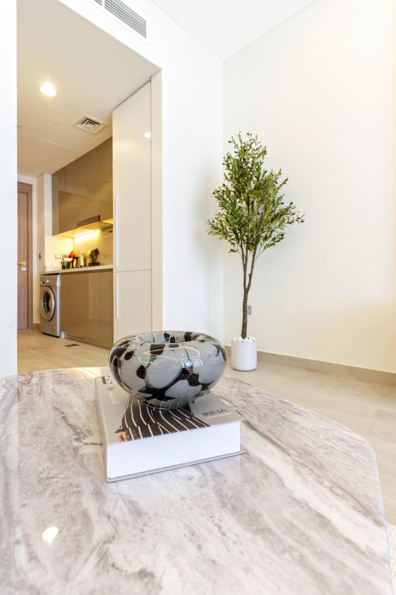 Modern Studio, Near Downtown