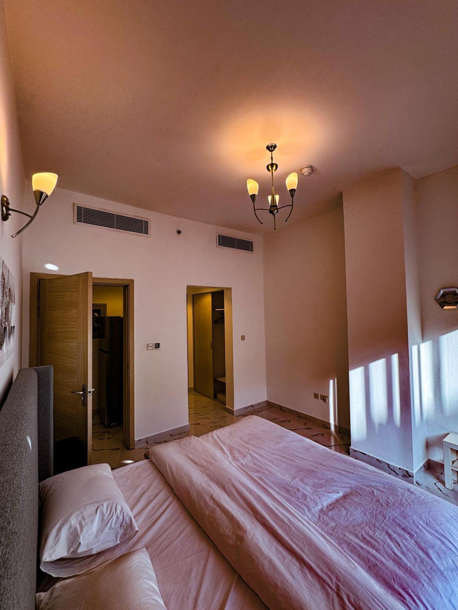 Dubaistay Luxury 2 Bedroom Jvc King And Queensize Appartement