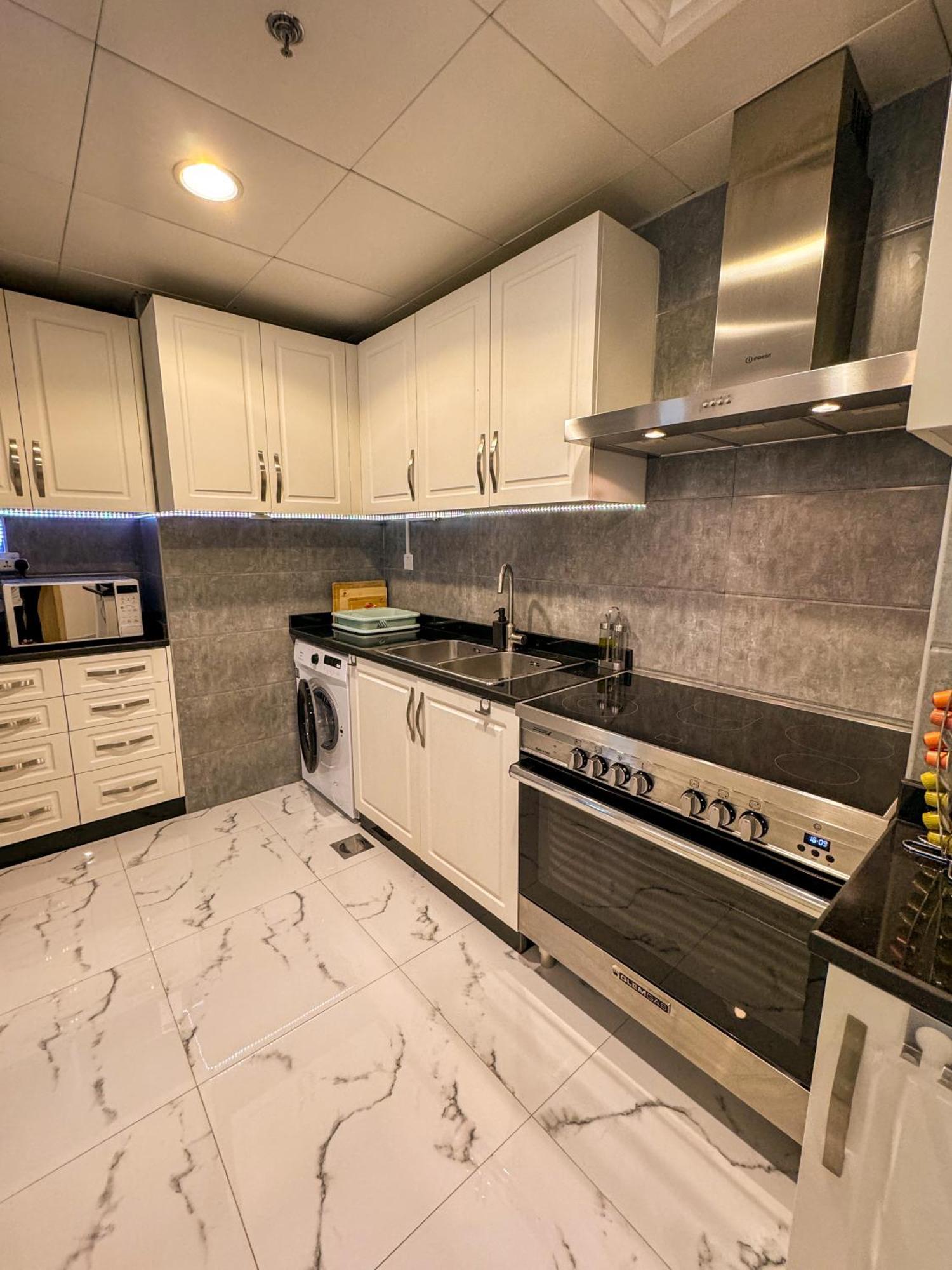 Appartement Dubaistay Luxury 2 Bedroom Jvc King And Queensize