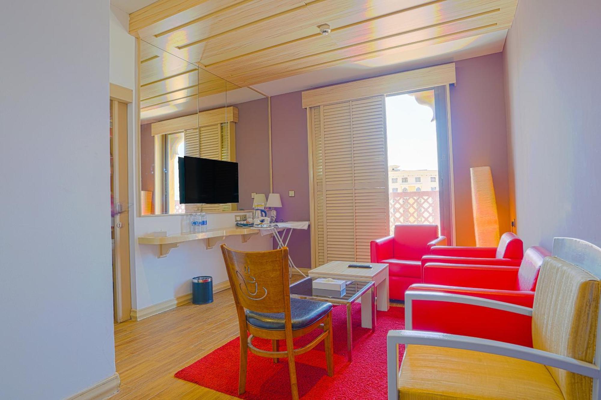 Hotel Palette Royal Reflections And