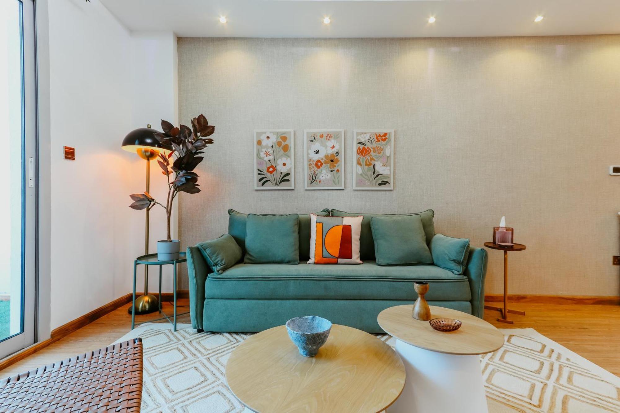 Marina Delight: Spacious Retreat For Groups *