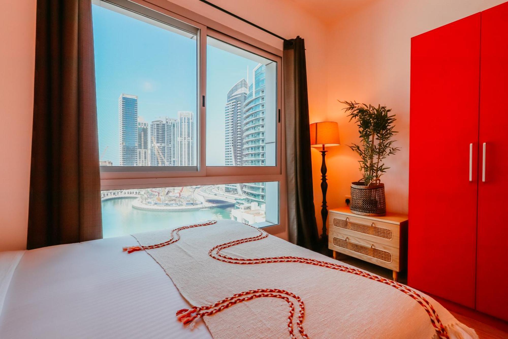 Appartement Marina Delight: Spacious Retreat For Groups Dubaï