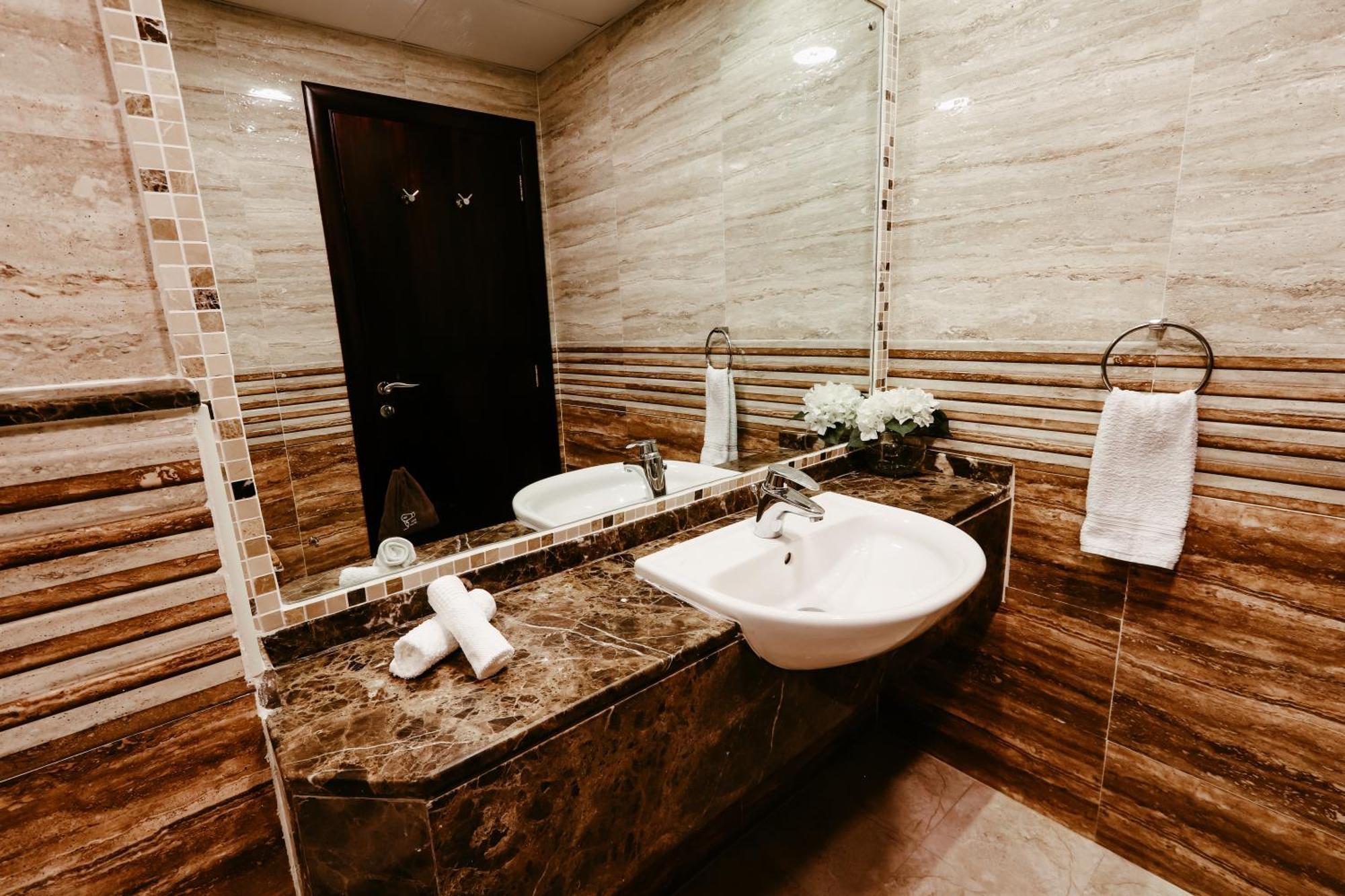 Appartement Marina Delight: Spacious Retreat For Groups *