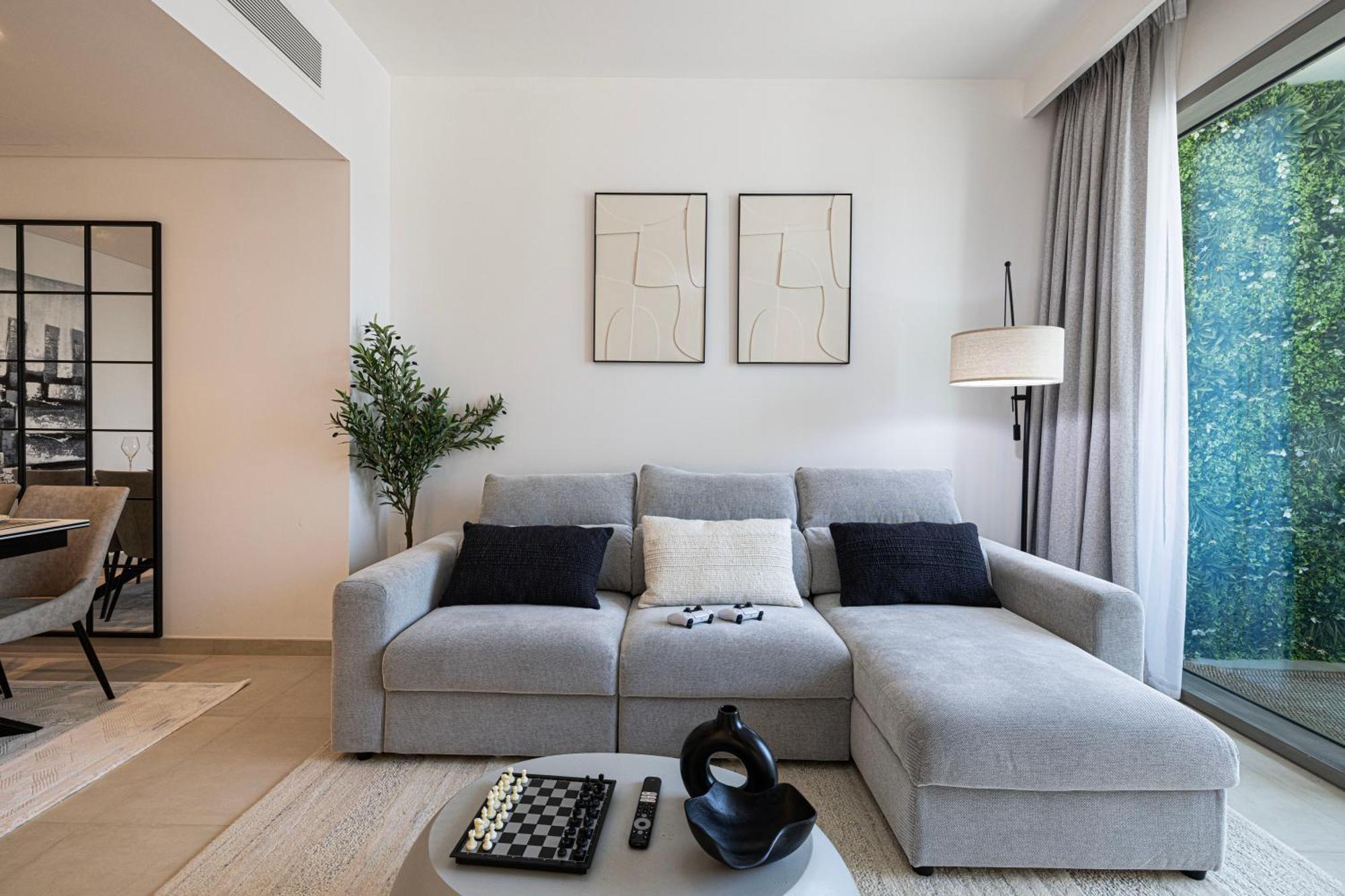 Burj Khalifa View & Mall Connection Apartemen