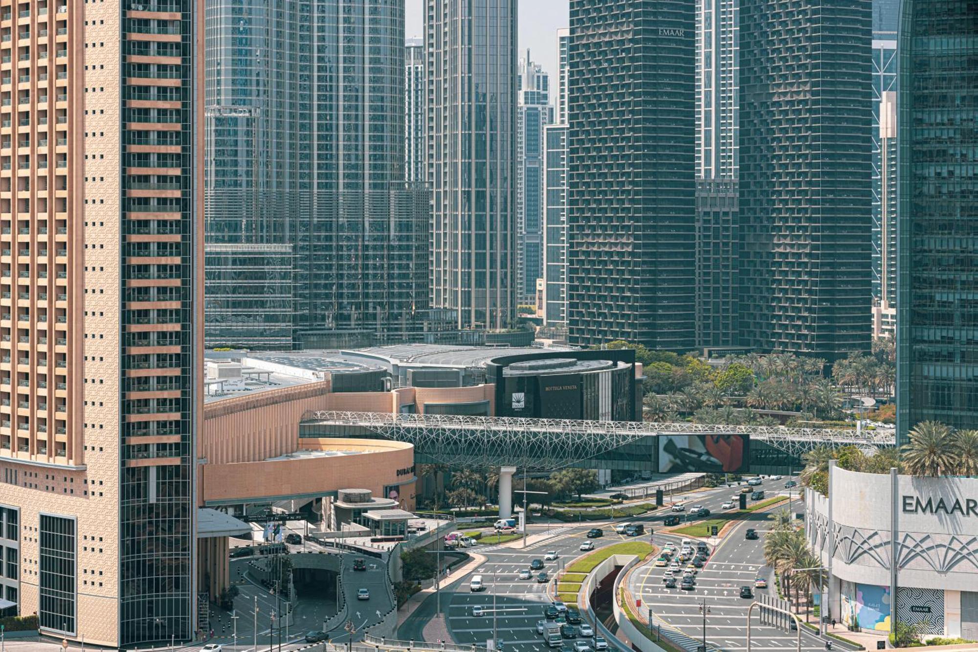 Burj Khalifa View & Mall Connection *