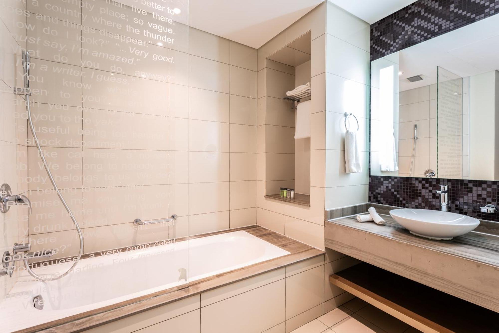 Aliving Supreme 2br Paramount Towers Business Bay With Burj Khalifa View 6202 Apartemen *