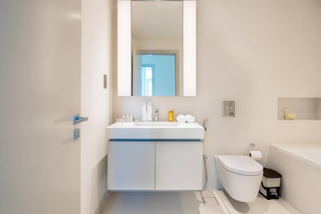 Apartment Elegant 1br With Sea View And Free Access Dubai