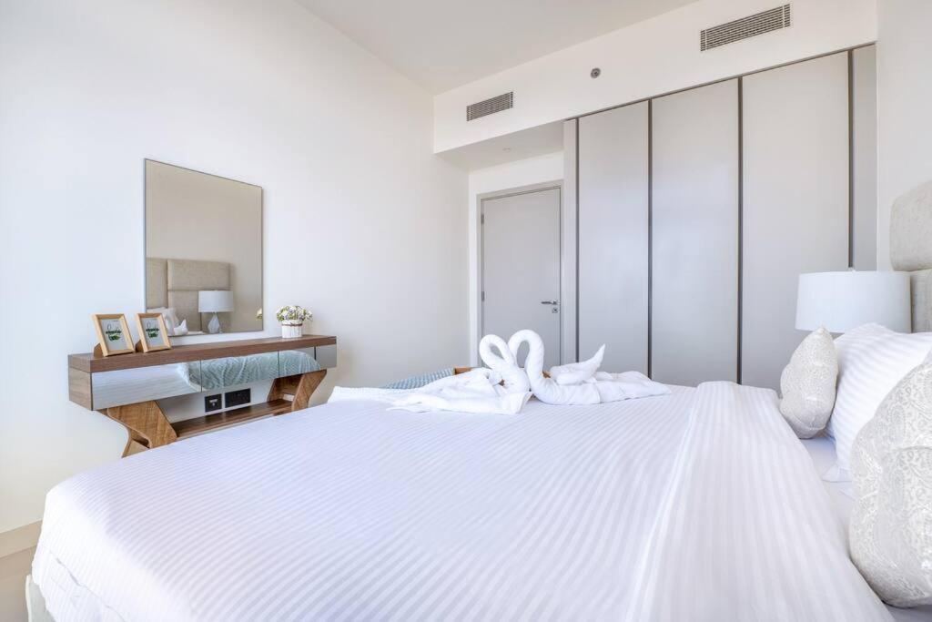 Elegant 1br With Sea View And Free Access *