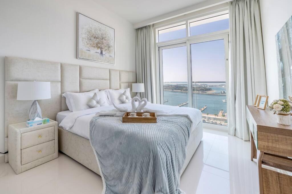 Apartment Elegant 1br With Sea View And Free Access Dubai