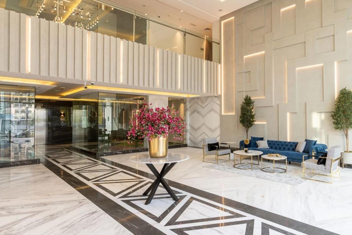 Appartement Frank Porter - Sunrise Legend