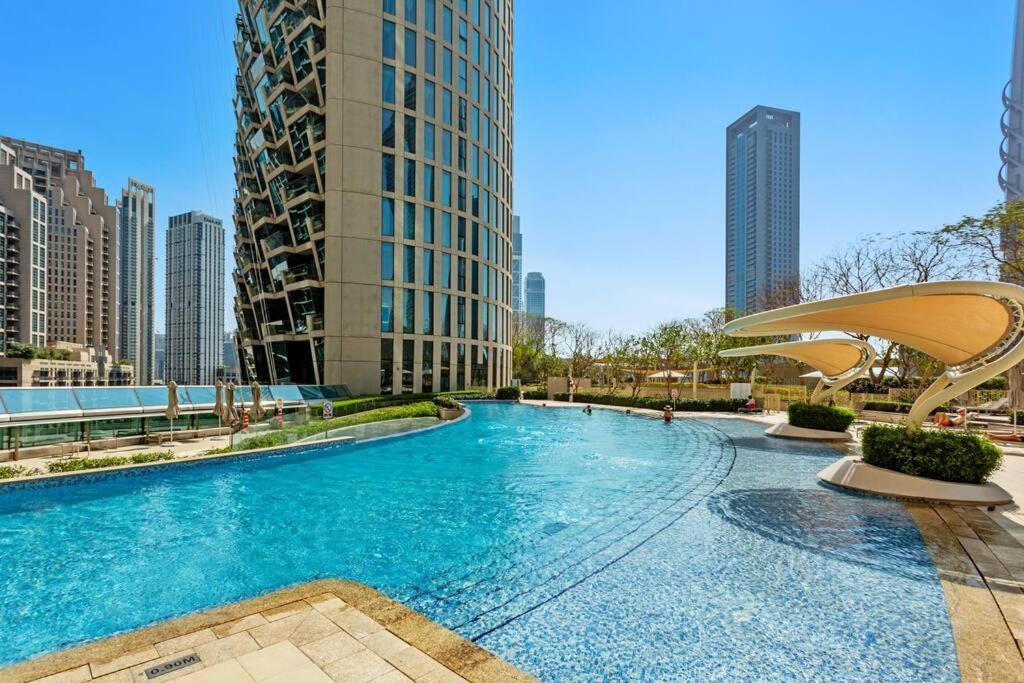 Khalifa Views & Direct Mall Access In Burj Vista *