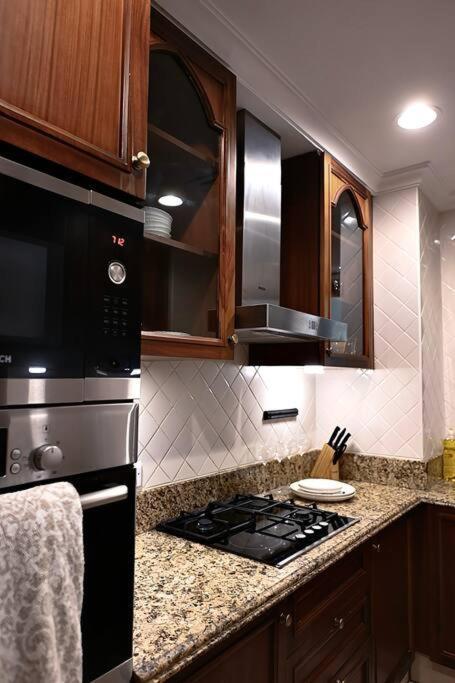 Apartament Lux Souk Al Bahar Downtown 1 Bedroom Flat - Steps To Mall *