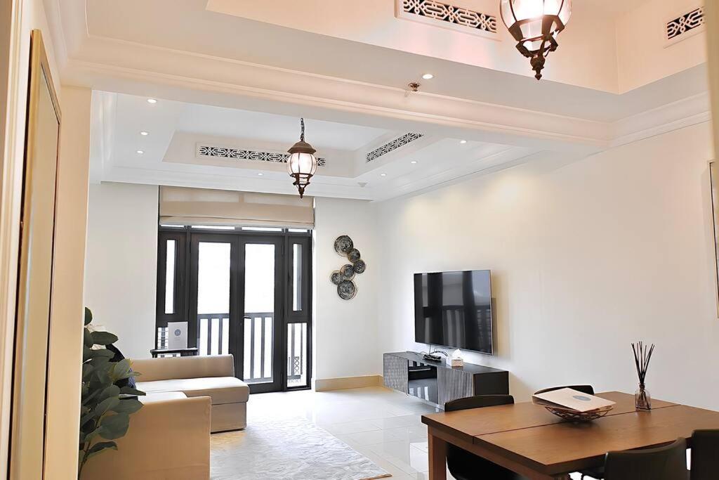 Apartament Lux Souk Al Bahar Downtown 1 Bedroom Flat - Steps To Mall