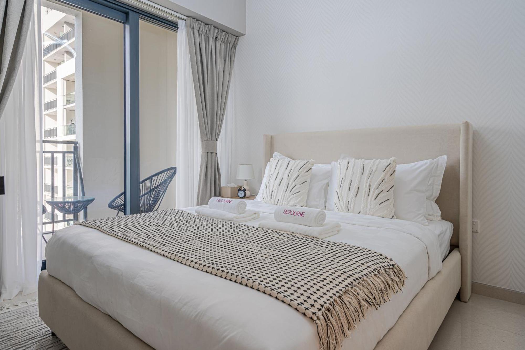 Modern Brand New 1 Bedroom In Zada Tower * Dubái