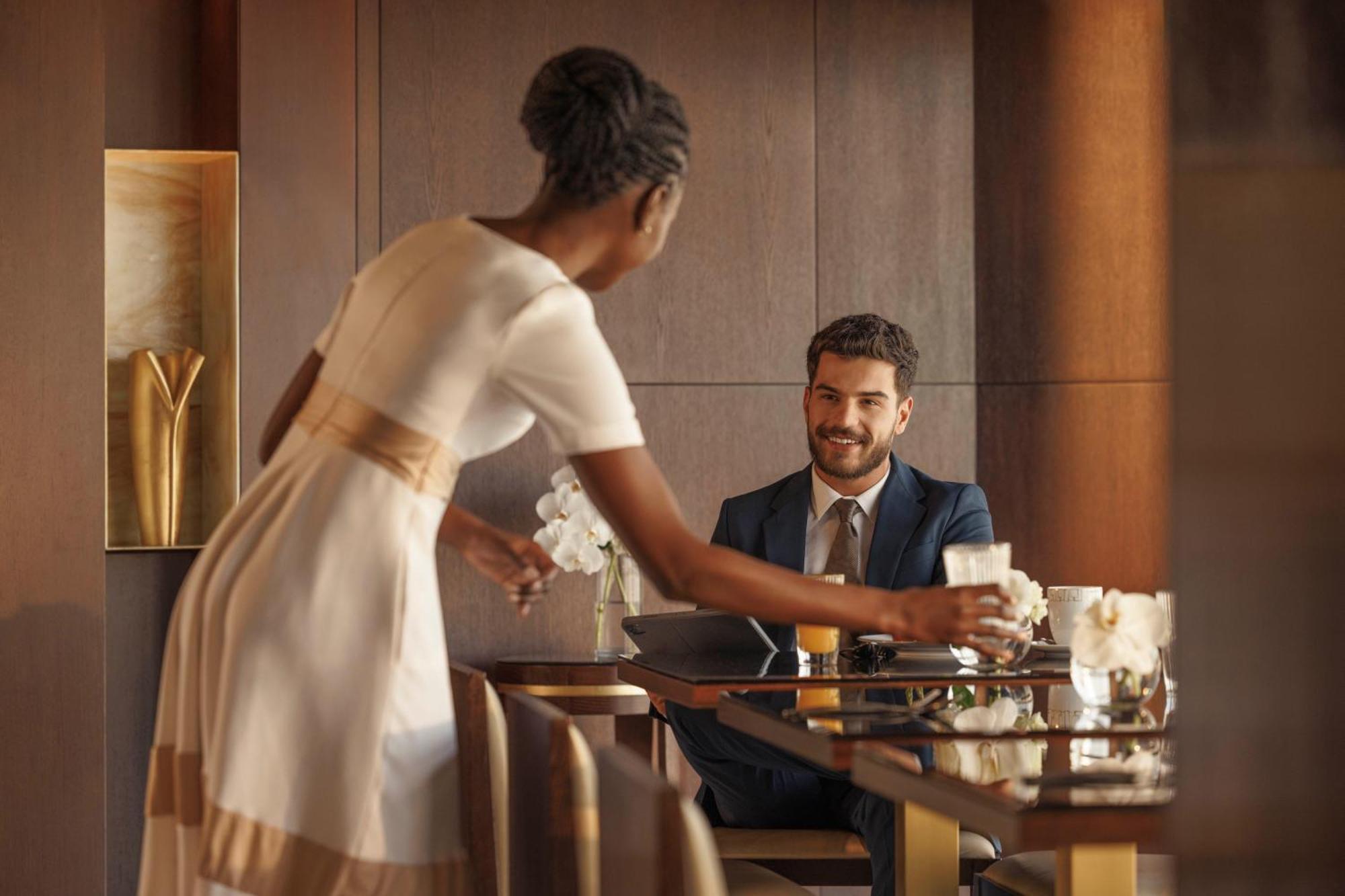 Jumeirah Emirates Towers Hotell