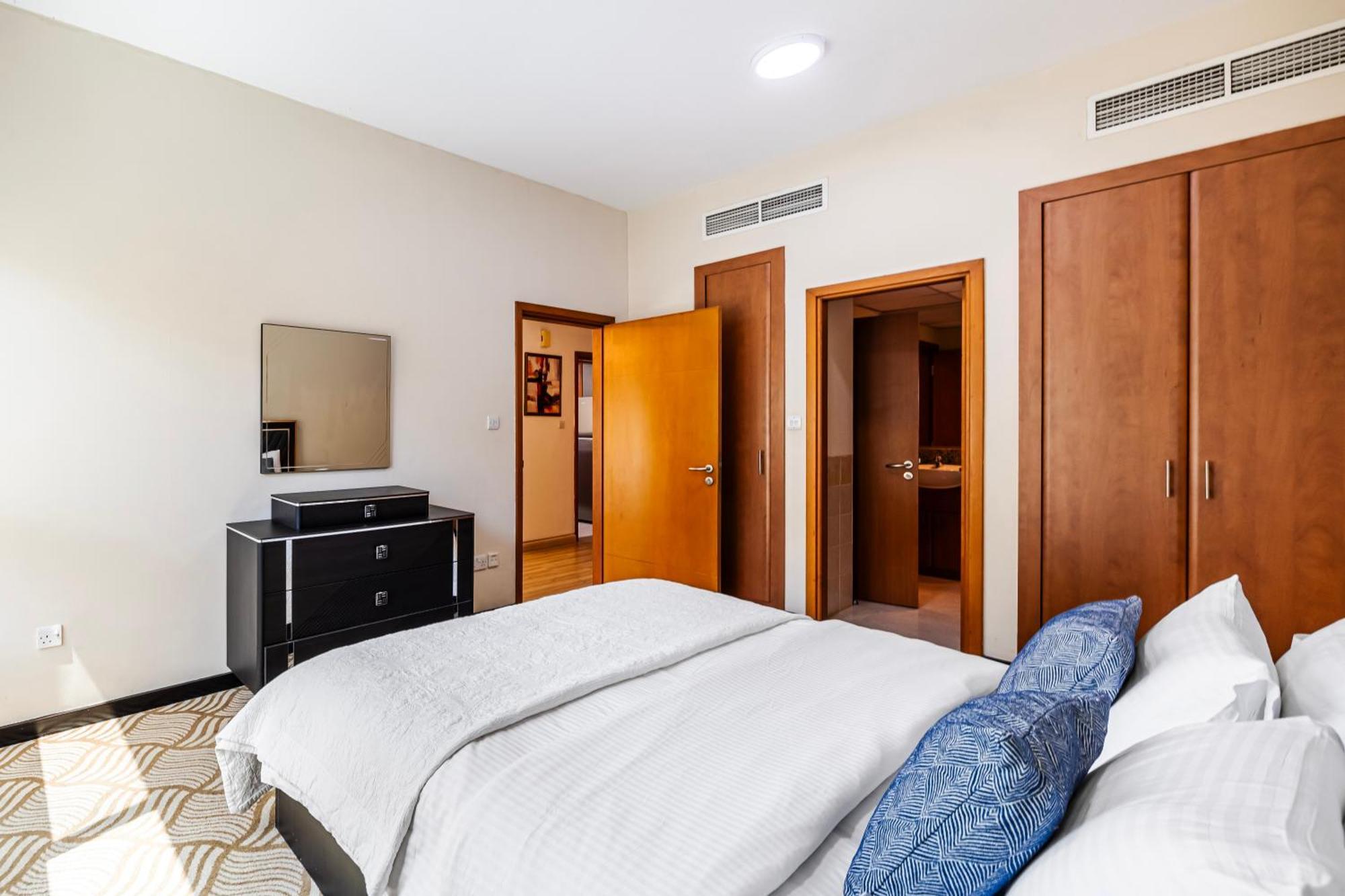 Apartament Renovated 1 Bed Al Alka 1 In The Greens Dubai