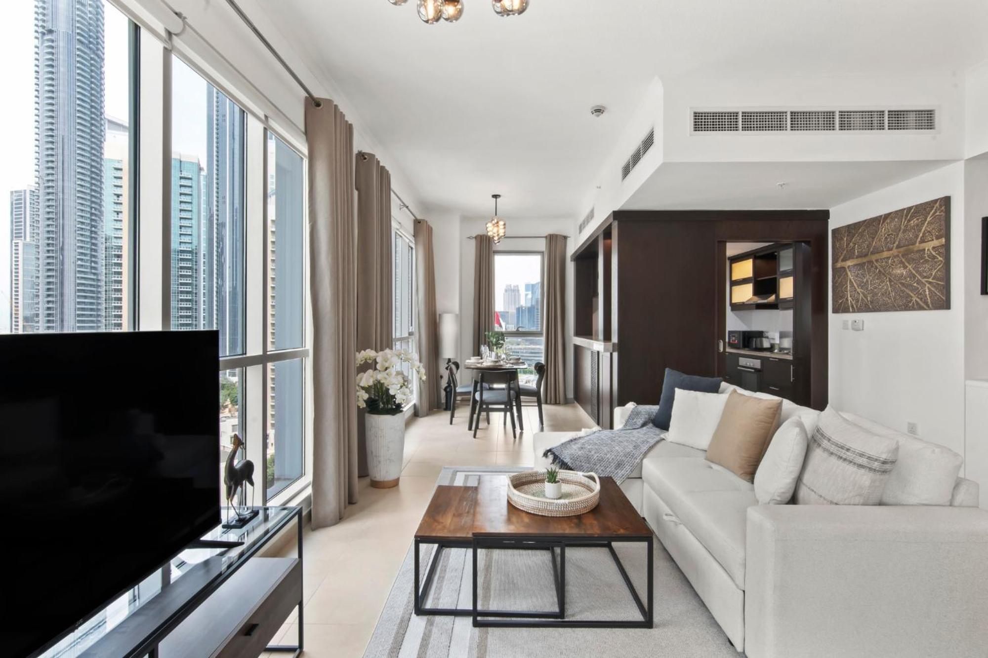 Stunning 1-bedroom With Full Burj Khalifa View - 5-min Walk To Mall Dubai