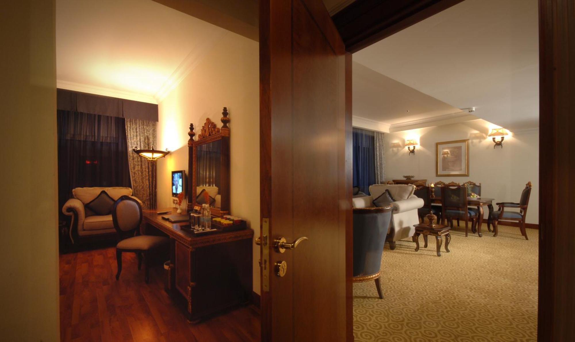 Grand Excelsior - Bur Hotell