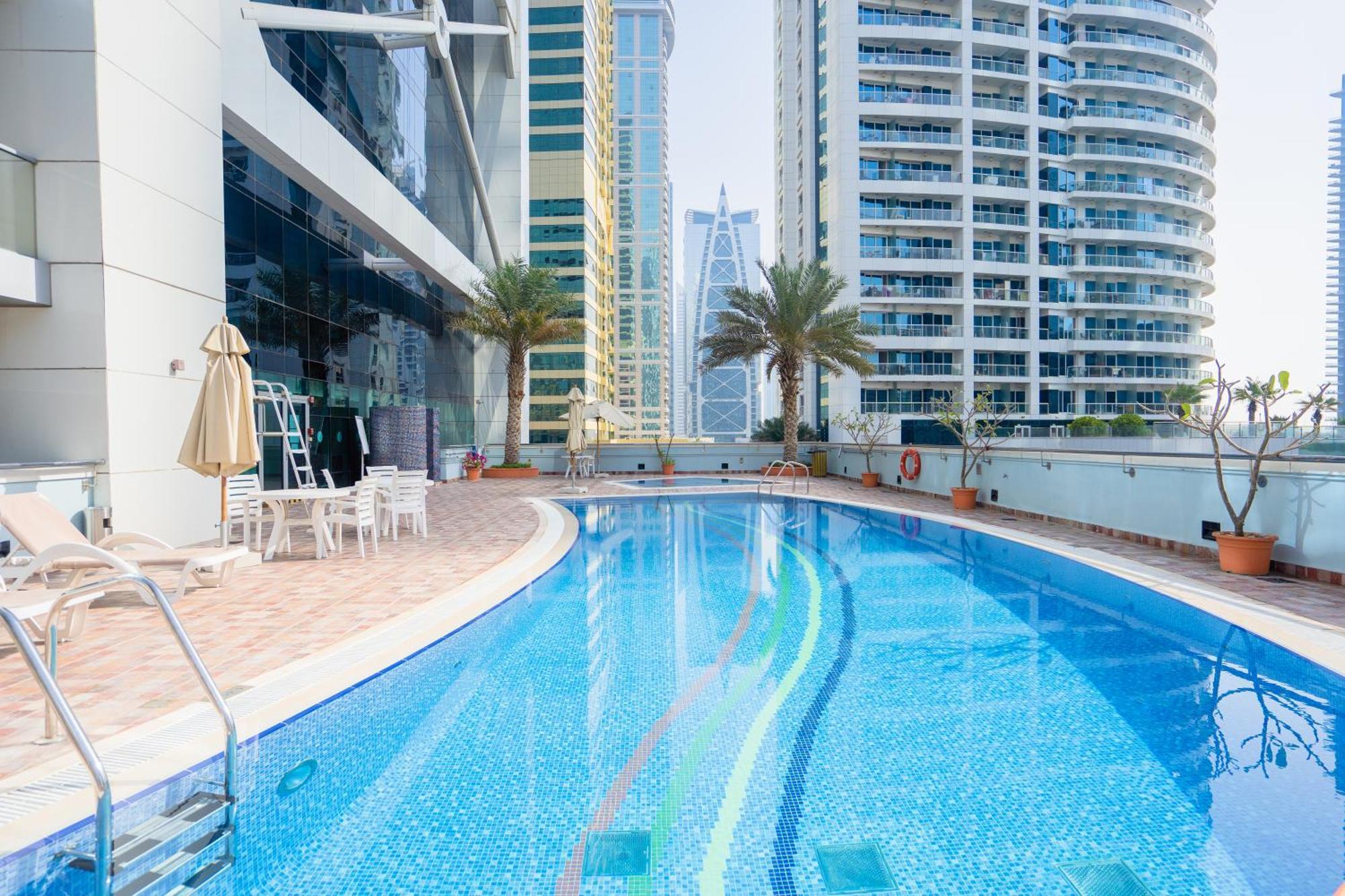 Elegant In Jlt Near Metro With Qbed, Pool, Gym, Fast Wi-fi Apartamento *