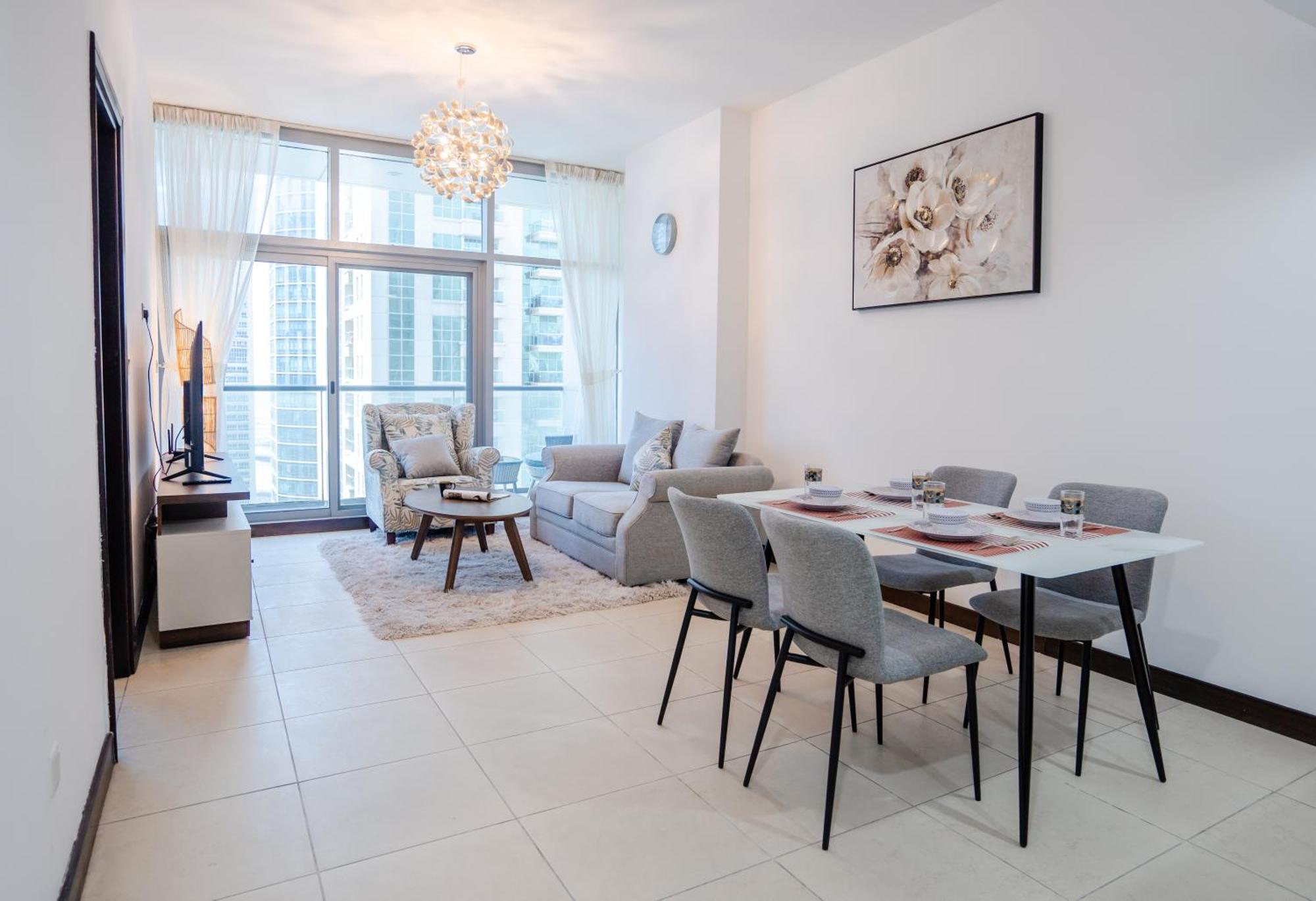 Apartamento Elegant In Jlt Near Metro With Qbed, Pool, Gym, Fast Wi-fi Dubái