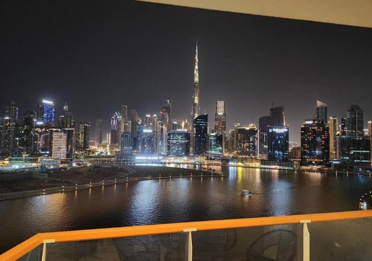 Lux Marasi Moods 2bd 7px Burj Khalifa & Canal Views Apartamento Dubái