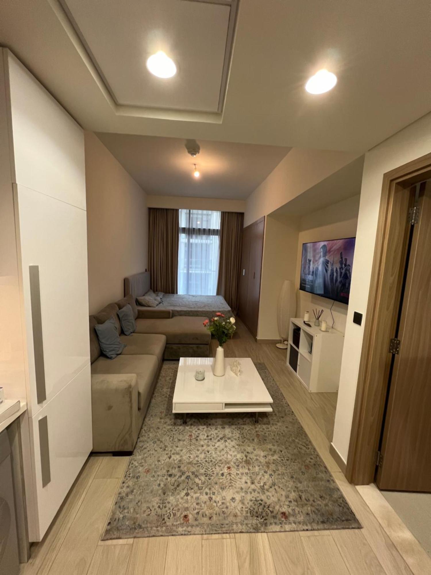 Luxury Brand New With Highend Furnishings Appartement
