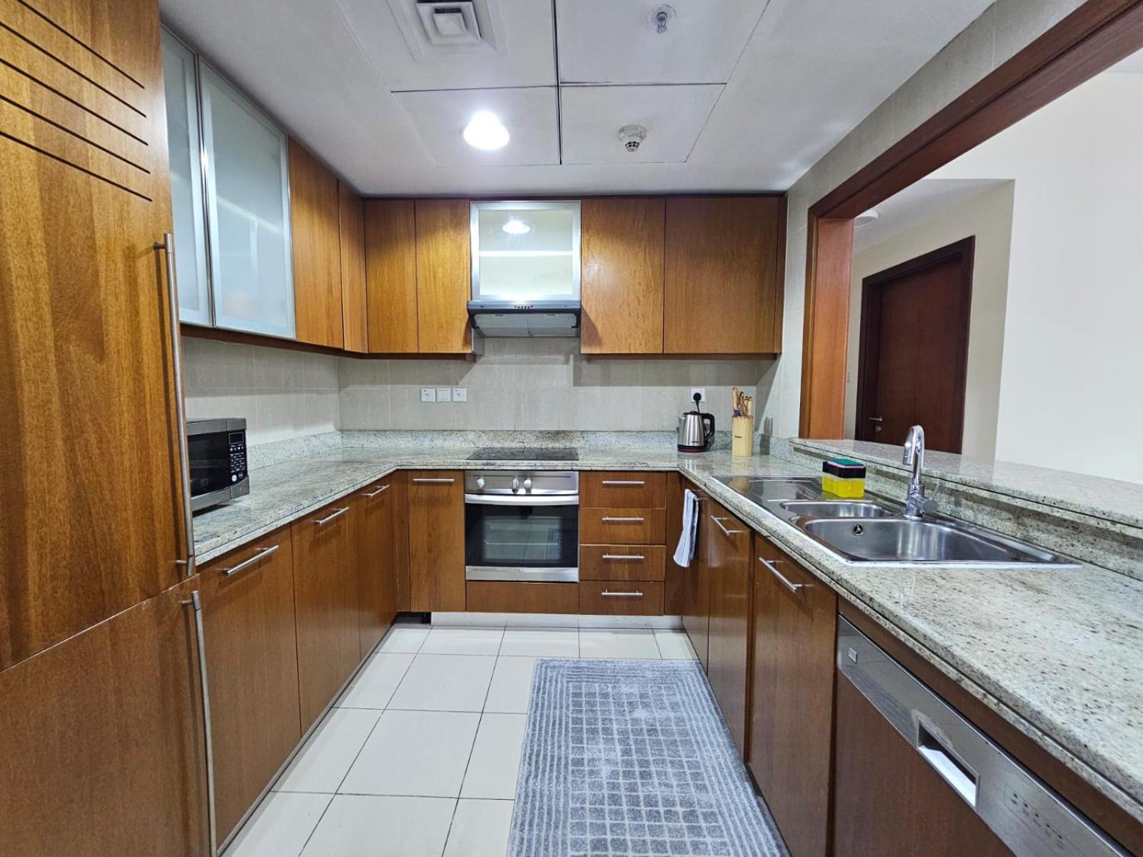 Trinity Homes - Standpoint Tower Downtown Apartament *