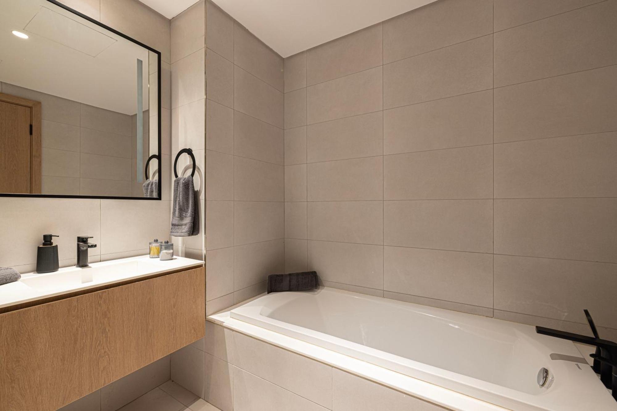 Amazonian Lux 2 Br-burj Khalifa And Fountains View * Dubaï