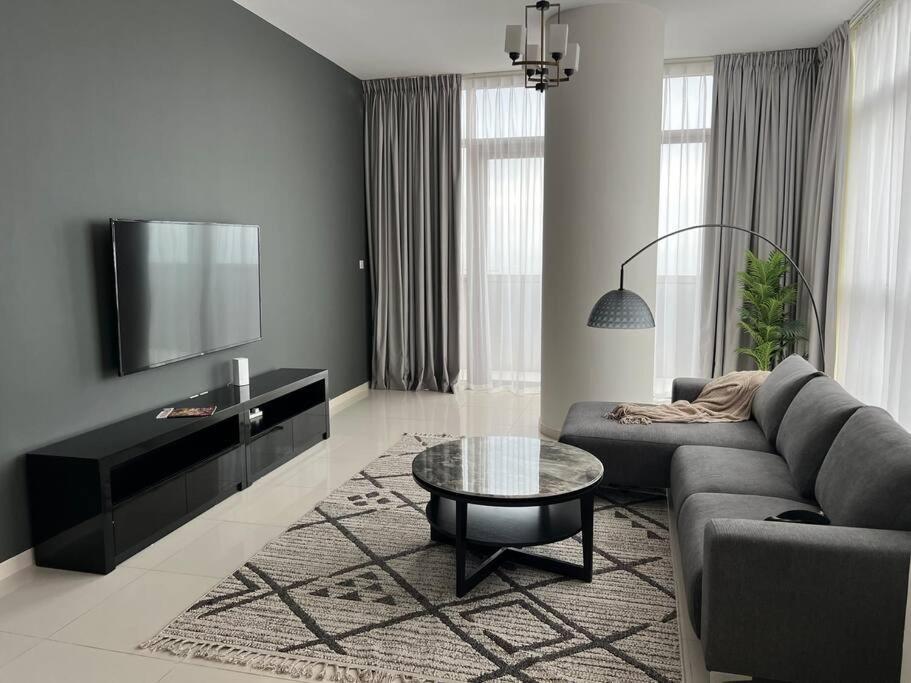 2br + Maid With Fantastic View Apartamento