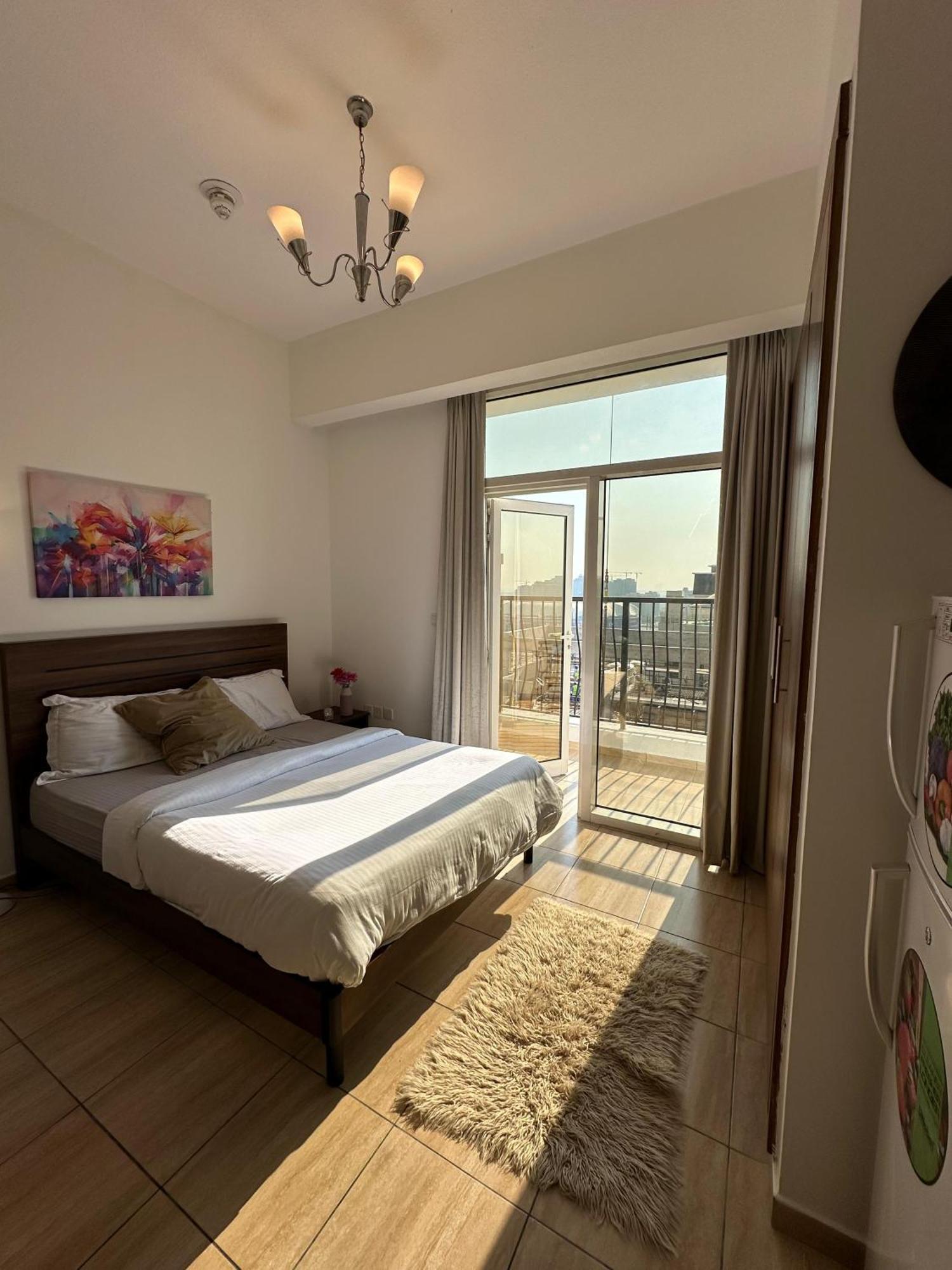 Appartement Private With Kitchen, Bathroom, Pool, Parking, Free Gym Dubai