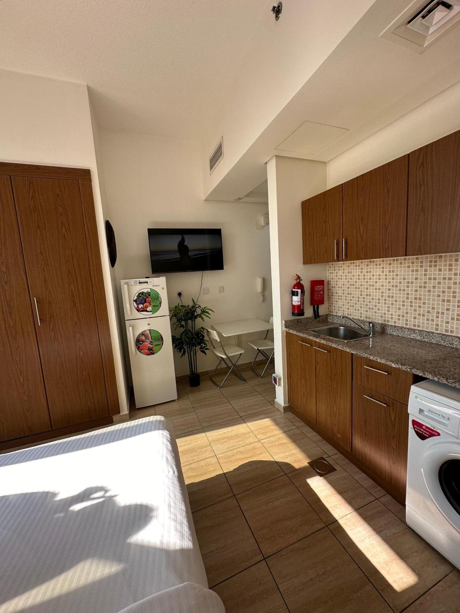 Appartement Private With Kitchen, Bathroom, Pool, Parking, Free Gym Dubai