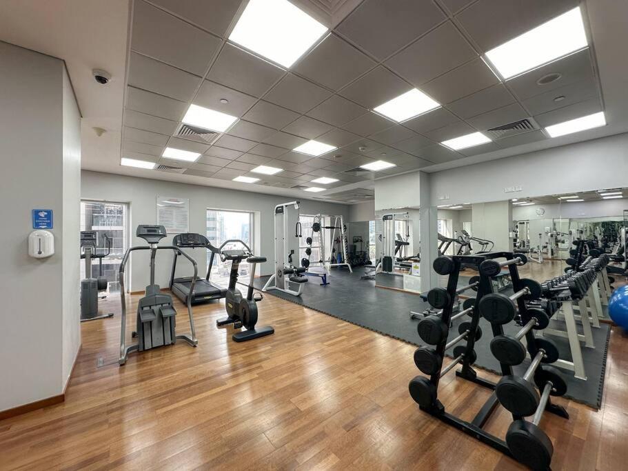 Luxury 3br In Marina With Pool, Gym, And Access Dubái
